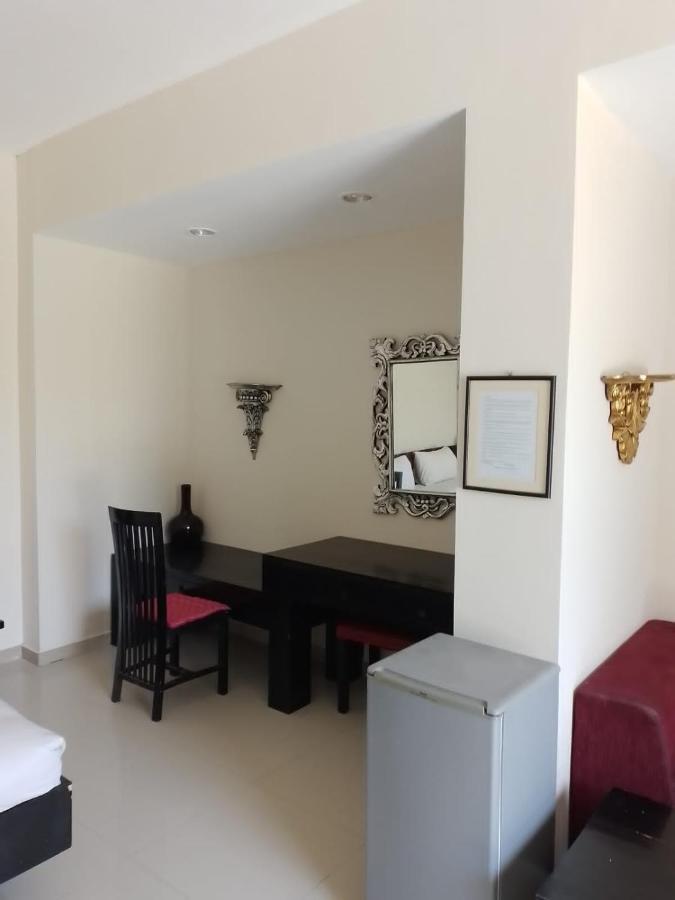 Marinos Place Легиан Екстериор снимка