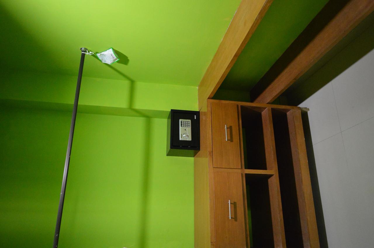 Marinos Place Легиан Екстериор снимка