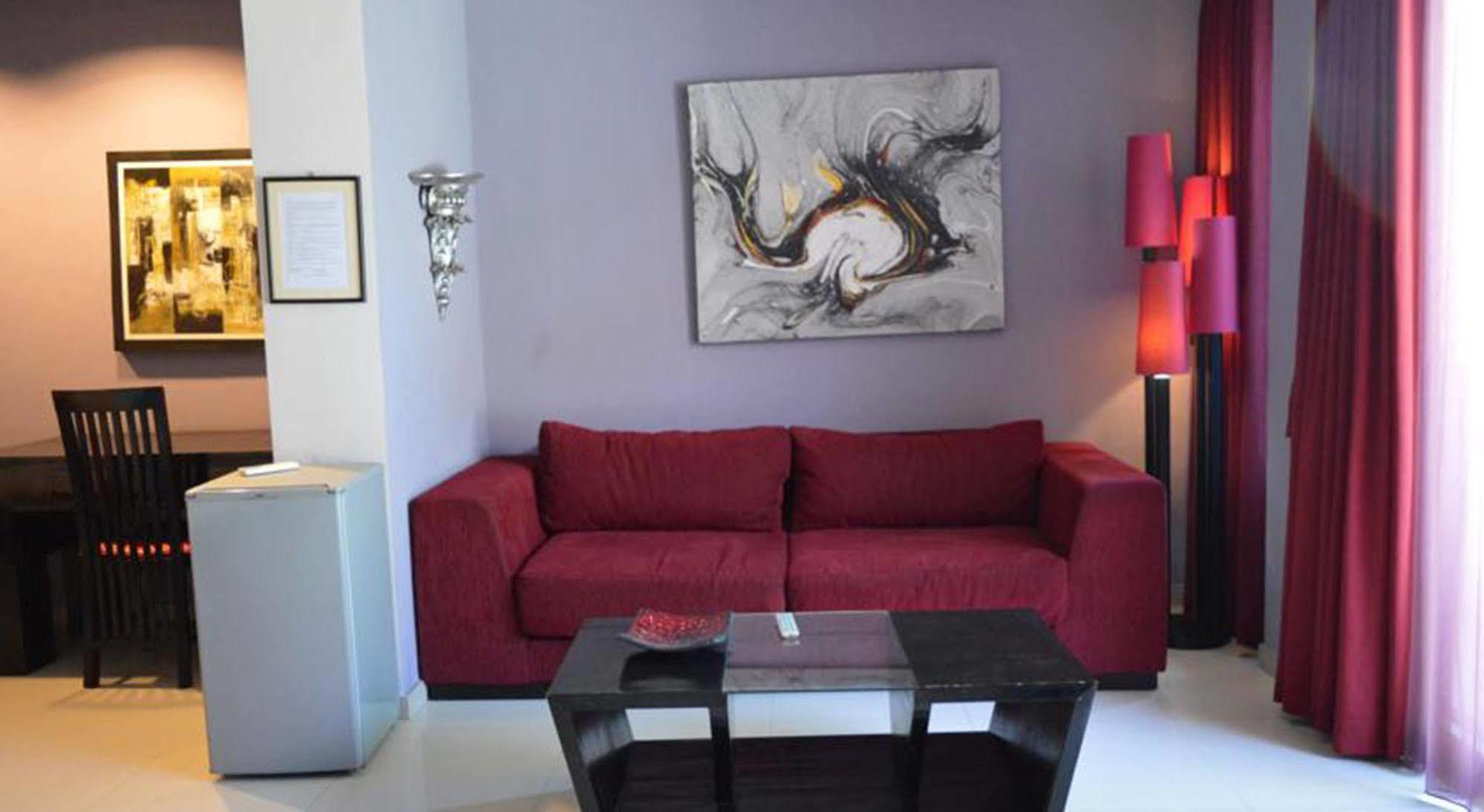 Marinos Place Легиан Екстериор снимка